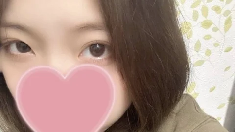 FC2-PPV-4637972 [Completely amateur first shoot] Shy and cute 18-year-old ♡ It’s dangerous raw insertion, but it feels so good… Bonus included