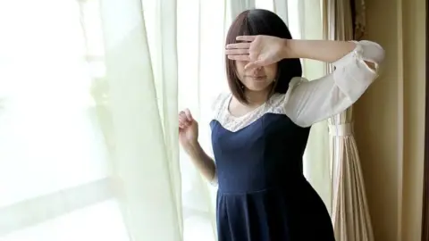 10MUSUME-072321_01 10MUSUME-072321_01 – I Hurt My Hand And My Friend Kindly Took Care Of Me.