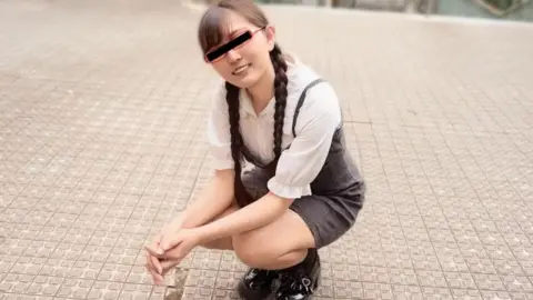 10MUSUME-021426_01 10musume-021426_01 – A Girl With Red Glasses Who Is Also Interested In Developing Her Buttocks