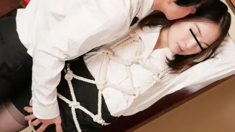 PACOPACOMAMA-121022_754 Pacopacomama-121022_754 – Suddenly Tied Up In A Hexagonal Knot – Rina Suzuki