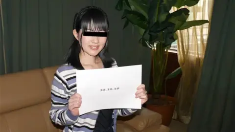10MUSUME-122620_01 10musume-122620_01 – I’ll Make This Innocent Amateur Girl Cum Until She Can Say Tongue Twisters